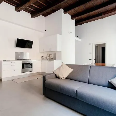 Como Chic And Central Apartment
