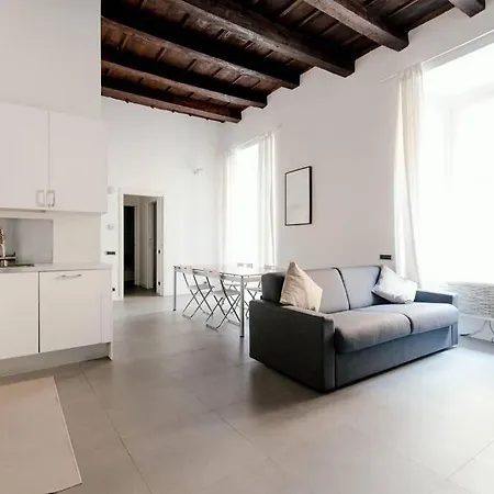 Como Chic And Central